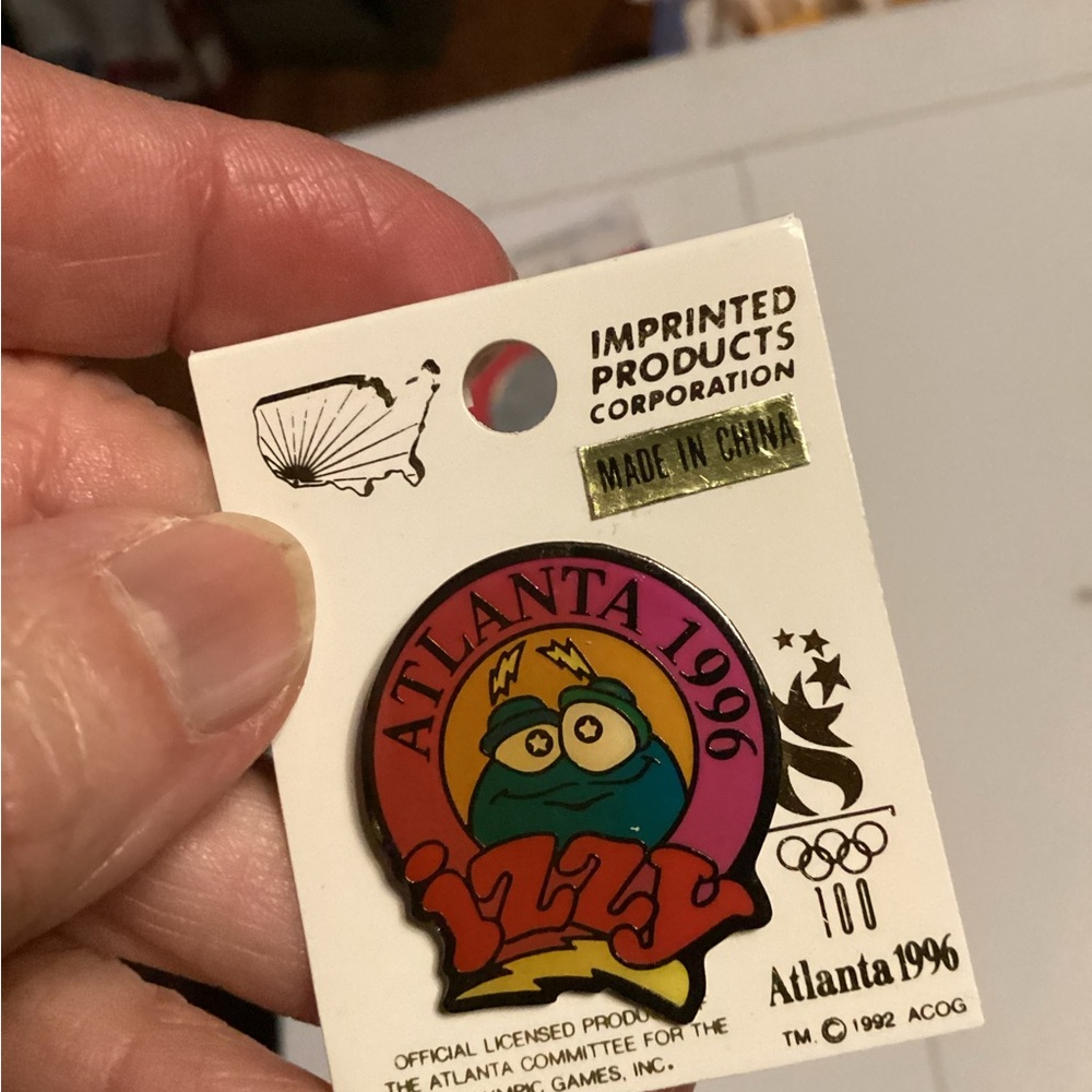 Collection of Atlanta 1996 pins and coin - Picture 7 of 9